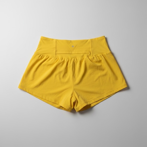 HALARA SoftlyZero Airy Super High Waisted Cool Touch Yoga Shorts with Pockets - Picture 2 of 4